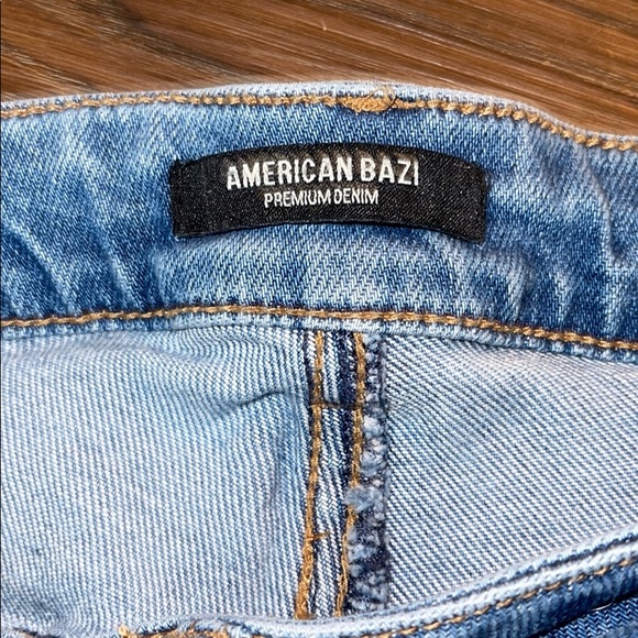 Distressed American Bazi Jeans - Picture 2 of 3